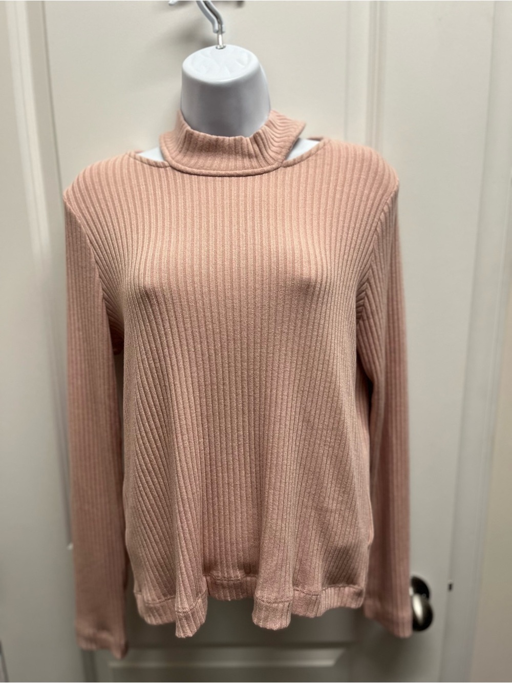 Splendid NWT Pink Ribbed Mock Neck Cutout Top L